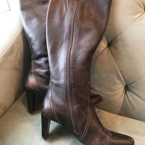 Classic brown boots with stitching detail